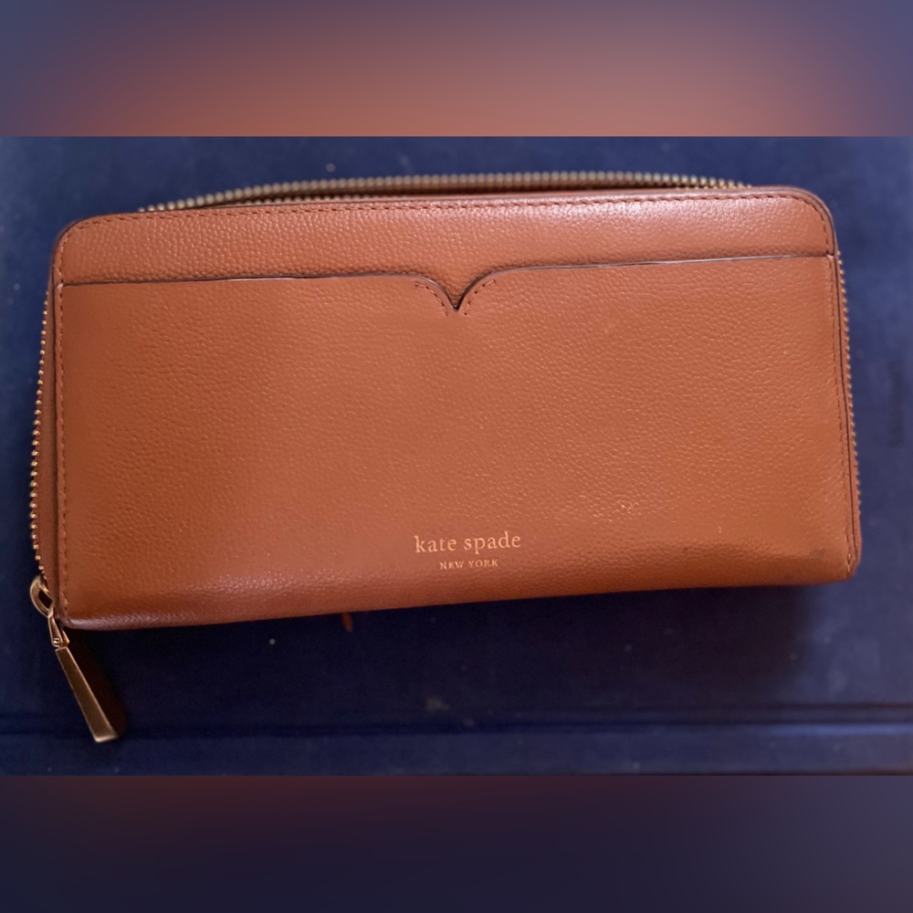 Kate Spade zip around wallet